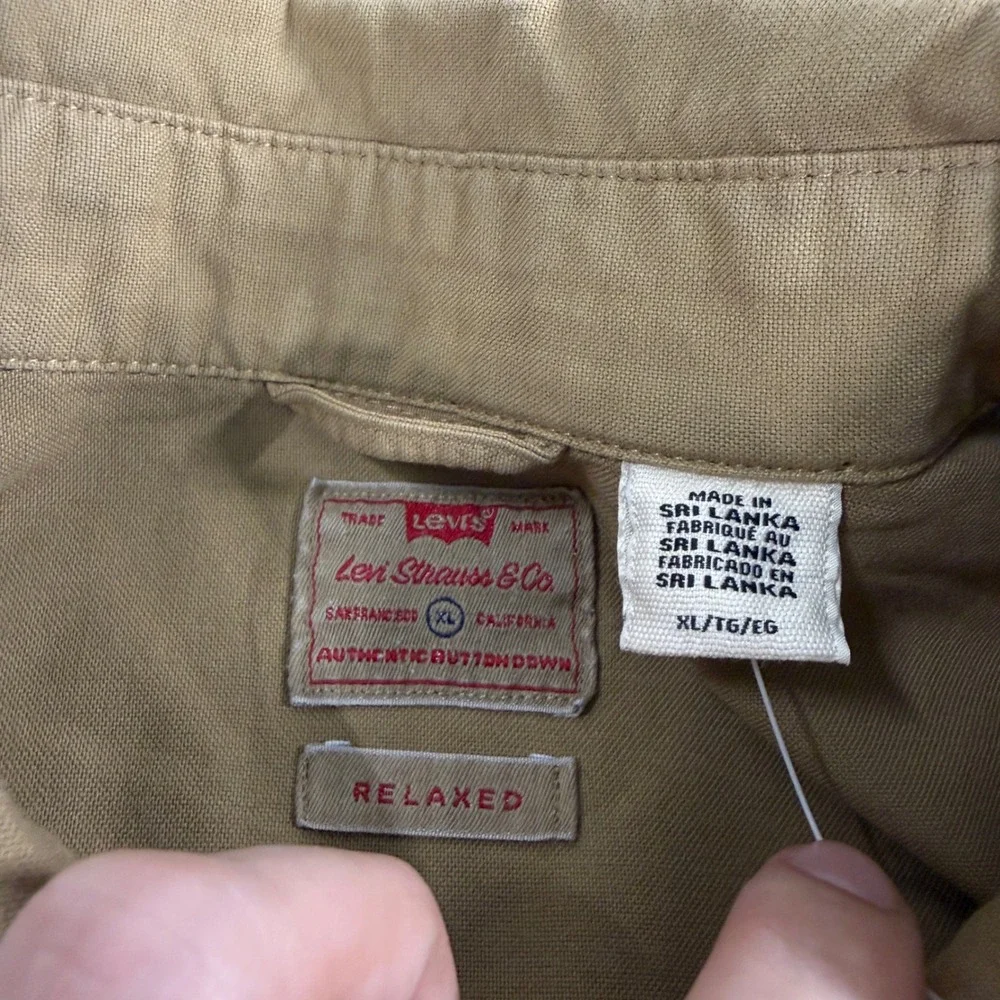 Levis Button Down Shirt Mens XL Tan Relaxed Fit Long Sleeve Cotton Authentic New